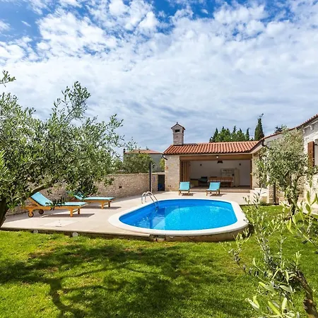 Vignola Holiday home Kavran