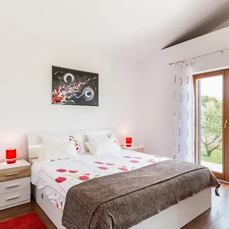 Vignola Holiday home *